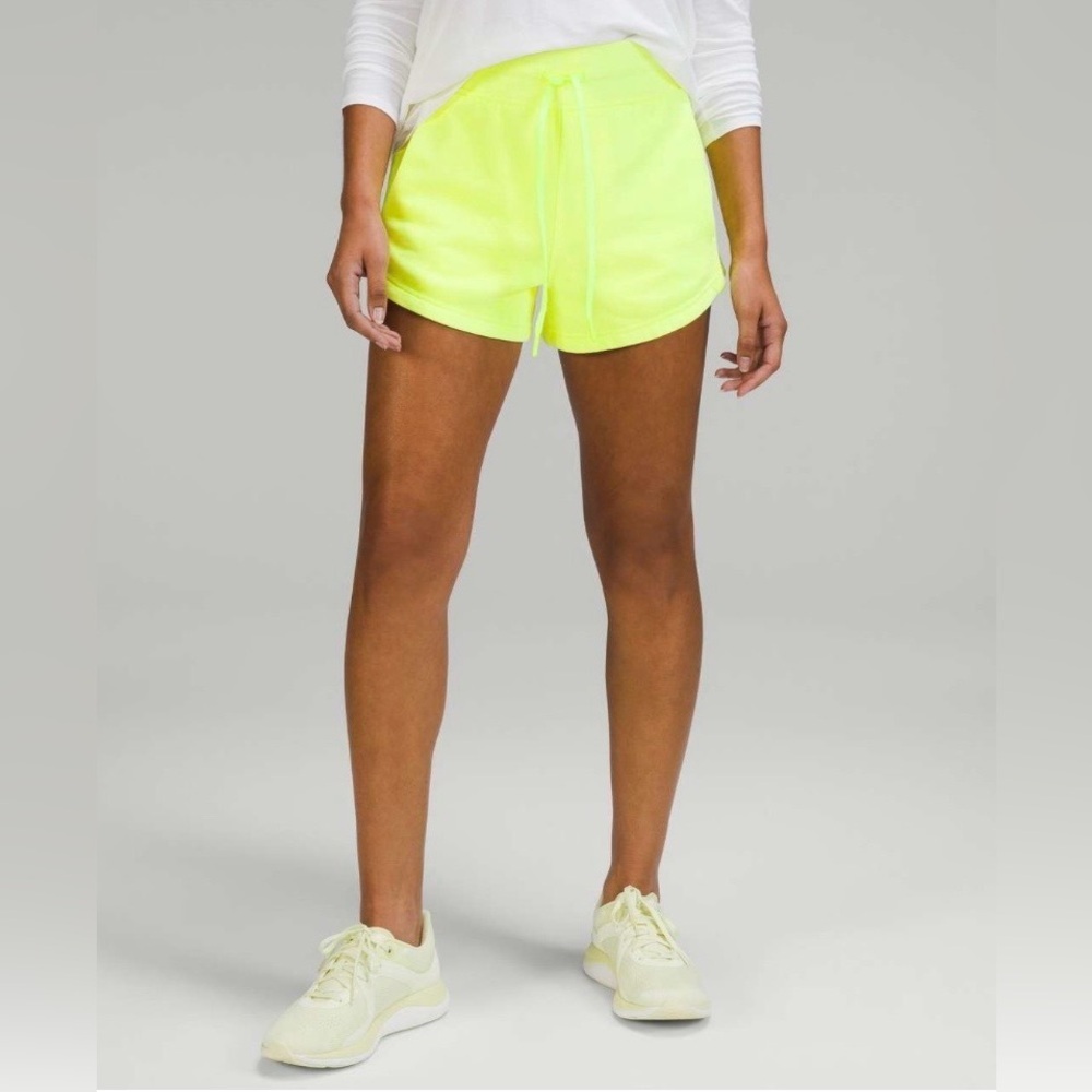 Lululemon Inner Glow High-Rise Shorts 3” Neon Wash Yellow Size 4 NWT - Picture 3 of 11